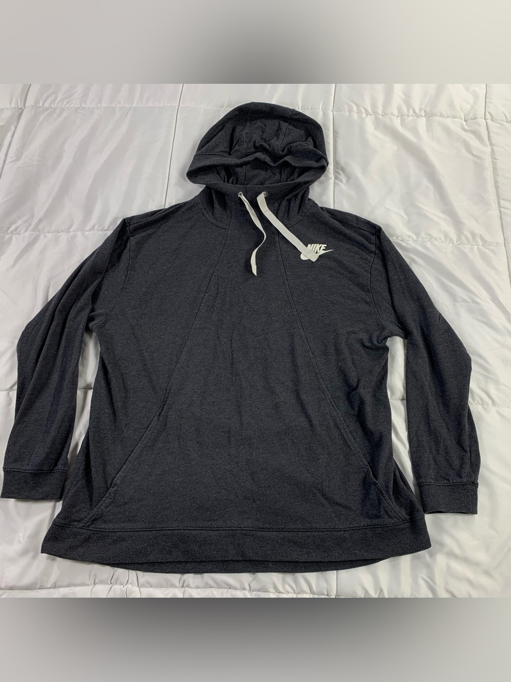 Pre loved NIKE hoodie mens size XL